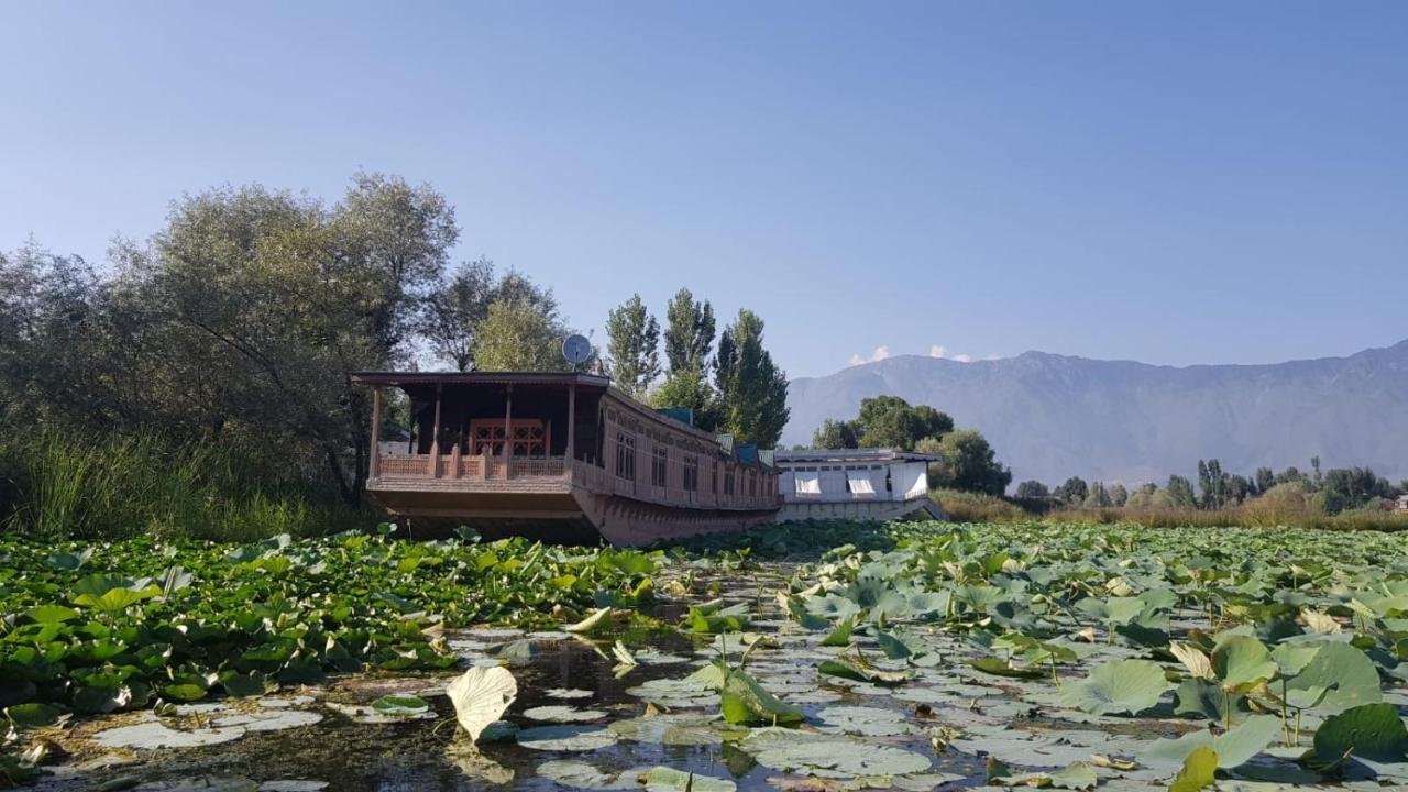 ホテル Kings Houseboats Srīnagar エクステリア 写真